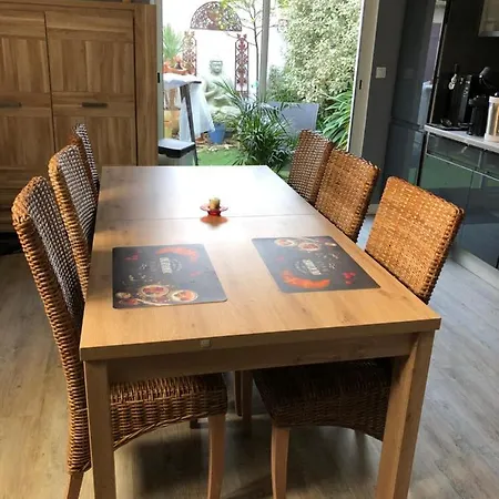 Agreable Maison De Ville ,Calme Avec Tous Les Commerces A 150M Cherbourg-en-Cotentin Exterior photo